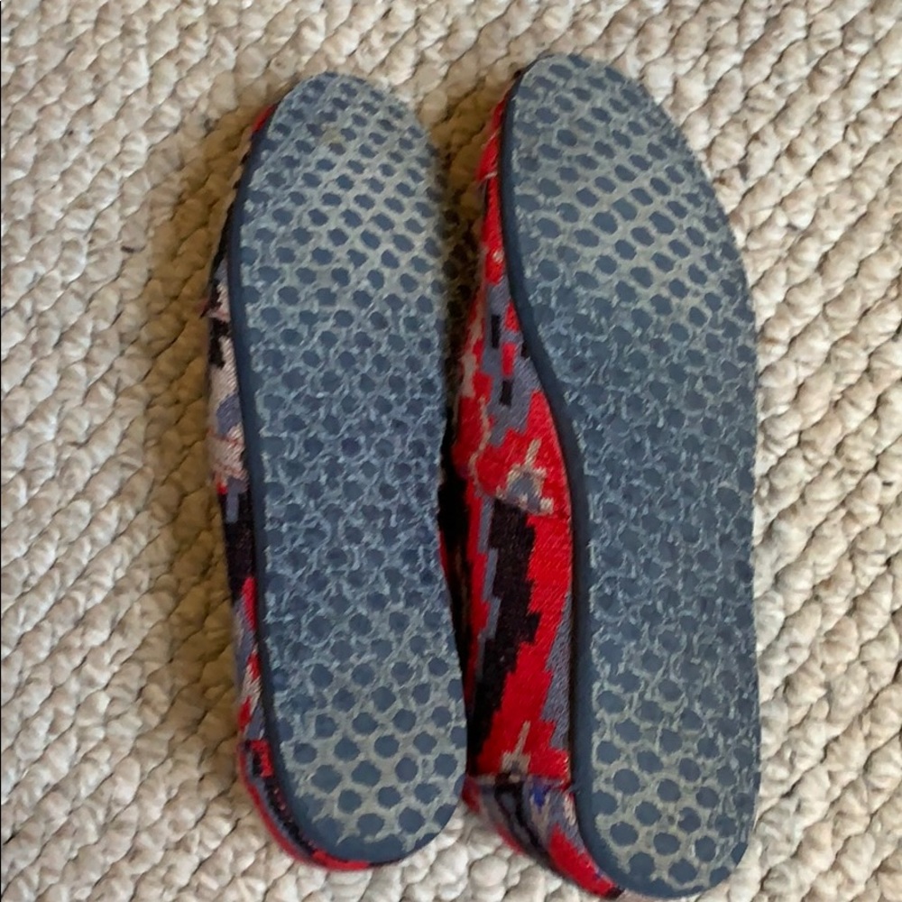 Toms - Picture 2 of 3